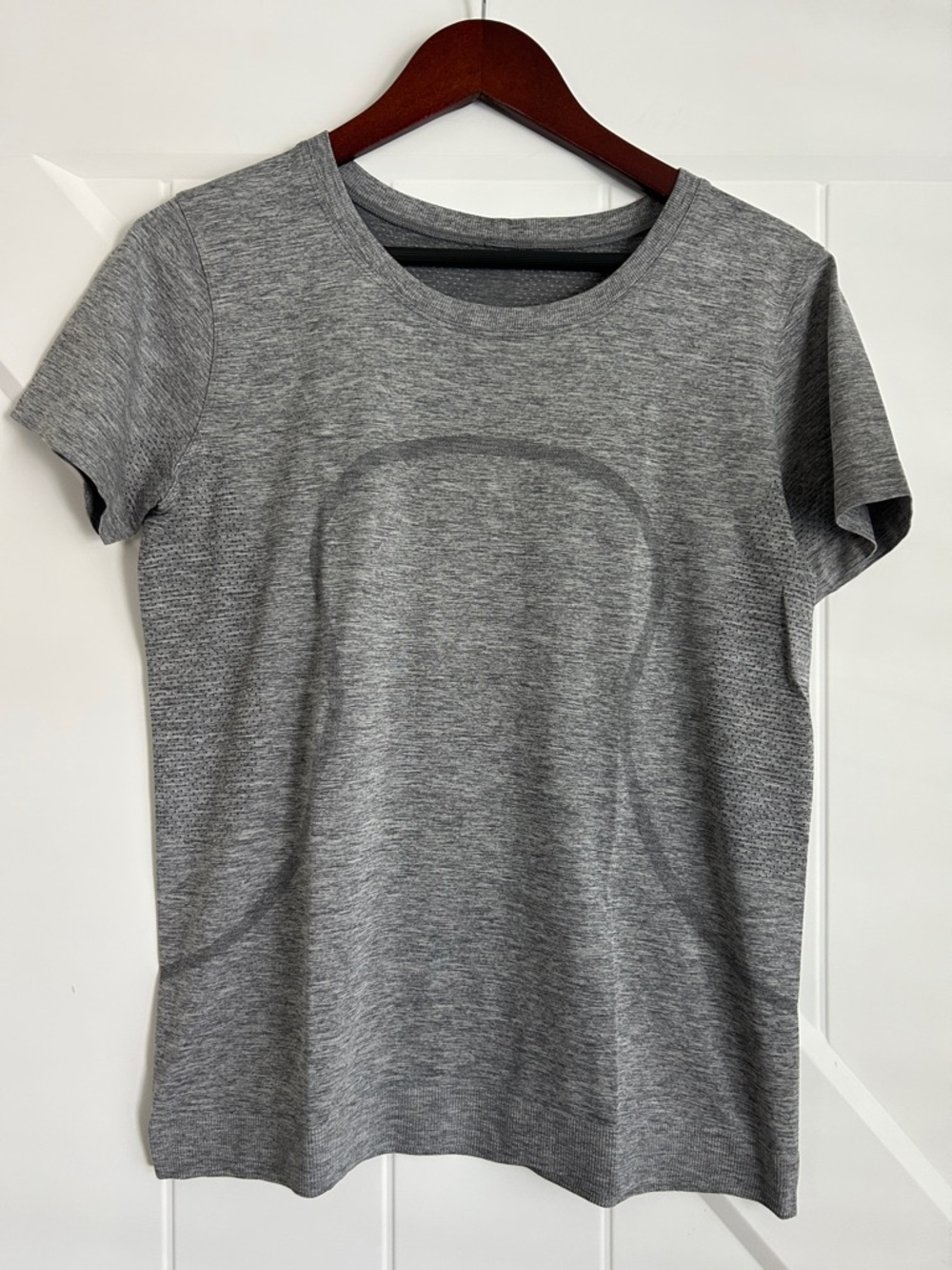 Lululemon Relaxed Swiftly Short Sleeve Top, sz 8